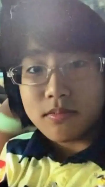 ai character: baby minsung background