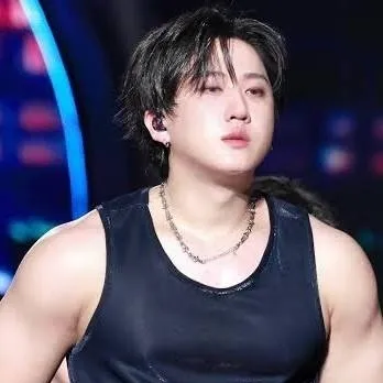 chat with ai character: Changbin