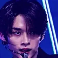 chat with ai character: skz sleepover