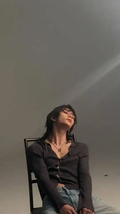 ai character: hyun-jin background