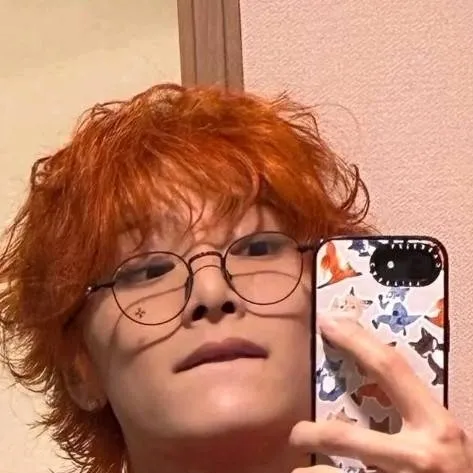 chat with ai character: ★»JEONGIN»★