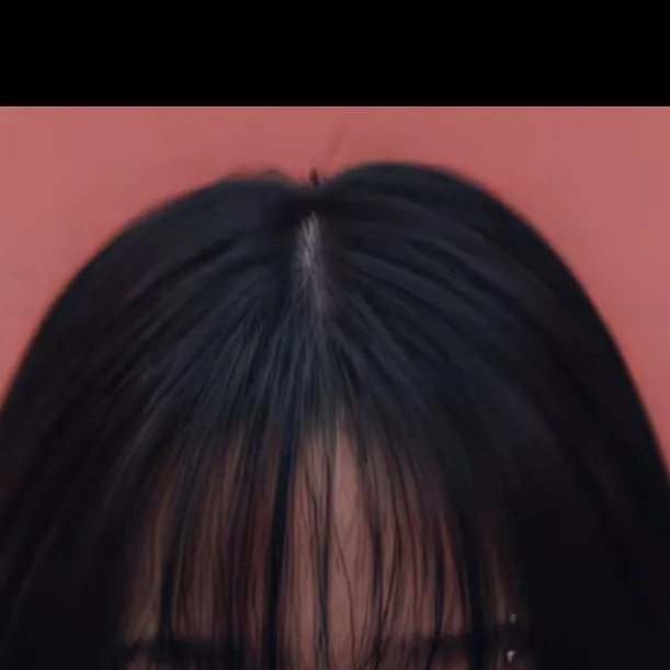 chat with ai character: junhee