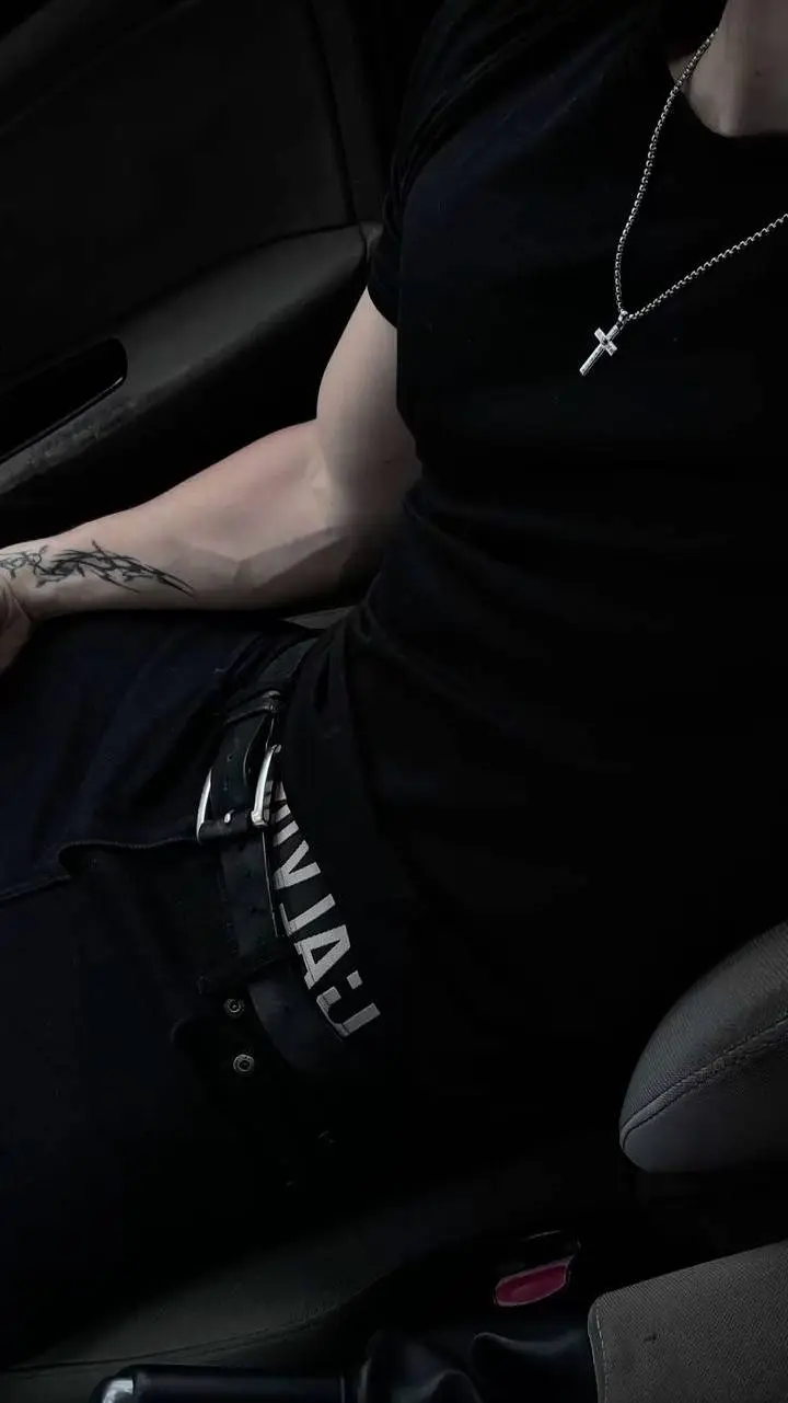 ai character: Oscar background