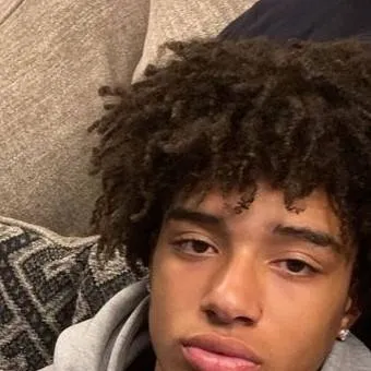 chat with ai character: Angel