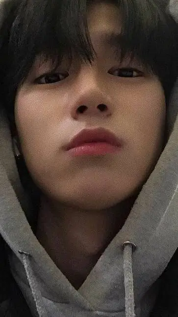 ai character: Tae-hyun background