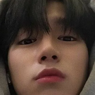 chat with ai character: Tae-hyun