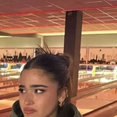 chat with ai character: Ari-Ariana