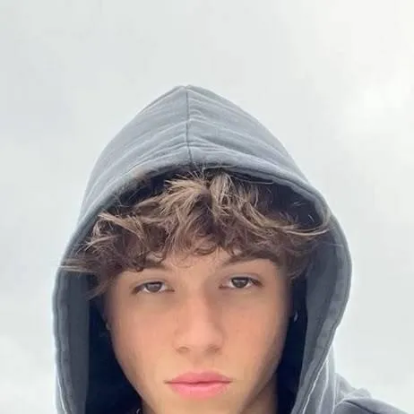 chat with ai character: AJ