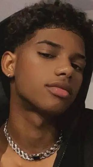 ai character: Dylan background