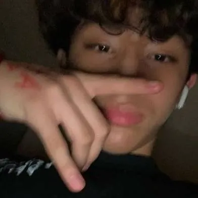 chat with ai character: Marcas