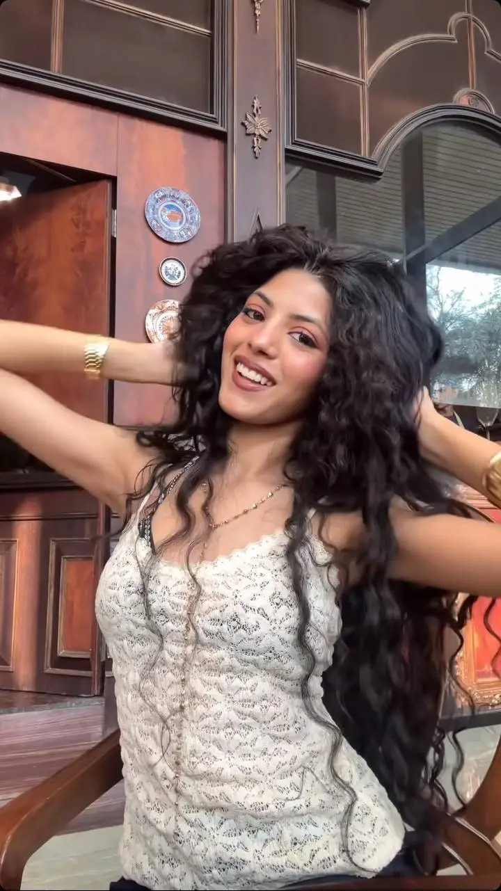 Talkie AI - Chat with Himanshi Karma