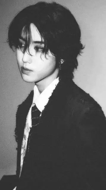 ai character: ~Han~ background