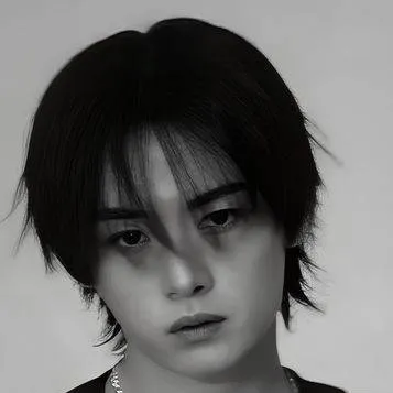 chat with ai character: ~Lee Know~