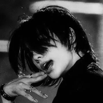 chat with ai character: ~Hyunjin~