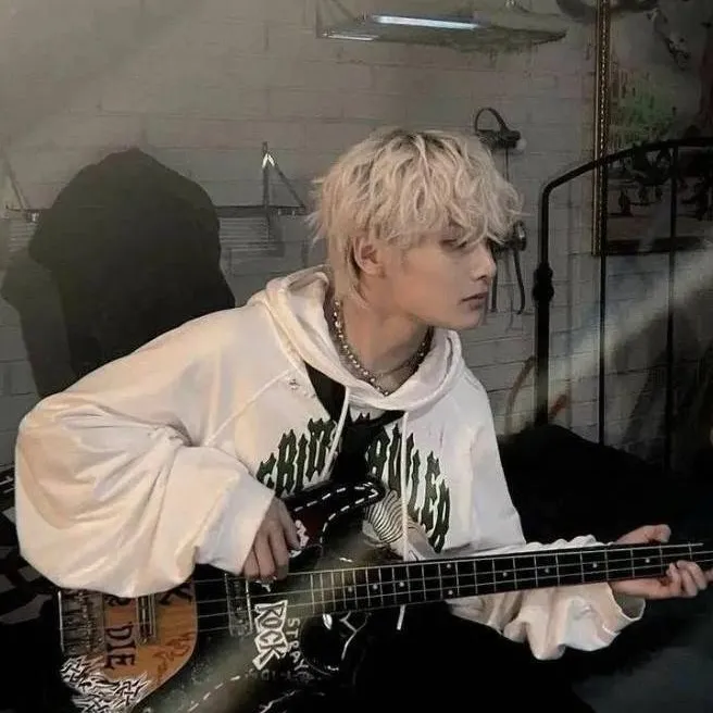 chat with ai character: I.N bf