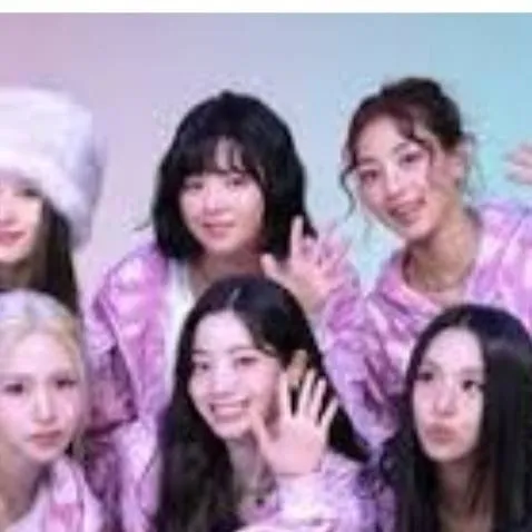 chat with ai character: 💗TWICE💗