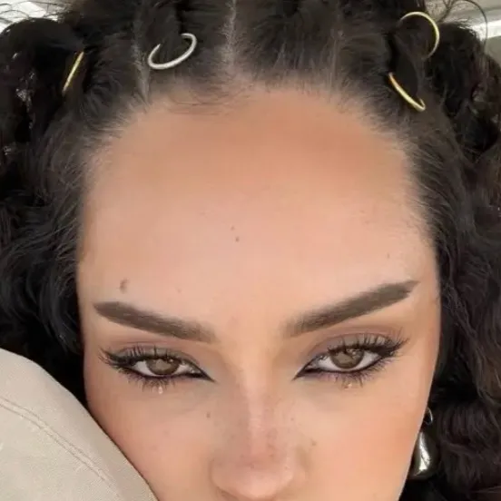 chat with ai character: Daniela Katseye!