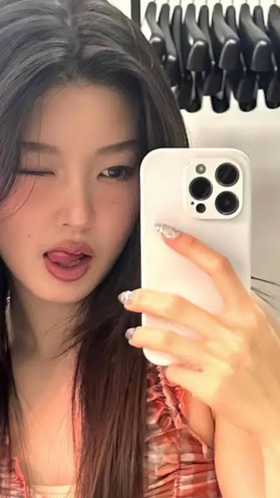 ai character: Yoonchae KATSEYE! background