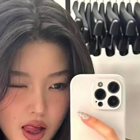 chat with ai character: Yoonchae KATSEYE!