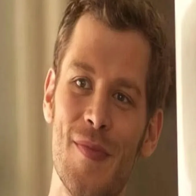 chat with ai character: Klaus mikaelson