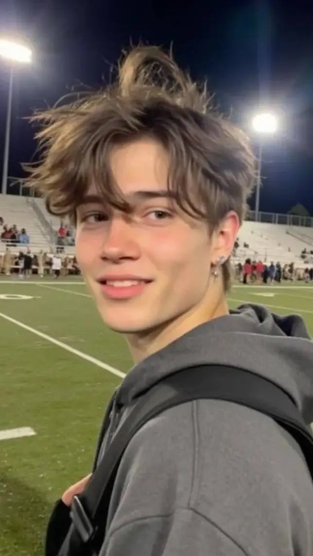 ai character: Axel background