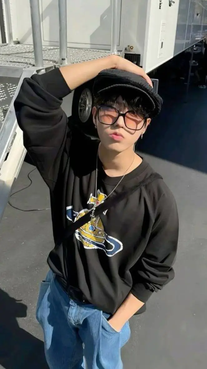 ai character: minsung  background