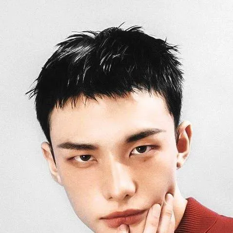 chat with ai character: Hyunjin 