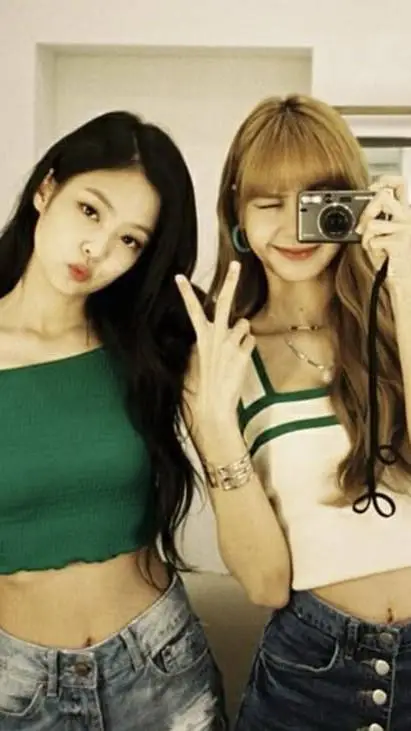 ai character: JENLISA background
