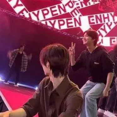 chat with ai character: Enhypen 