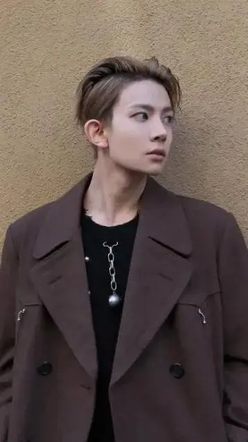 ai character: Heeseung  background