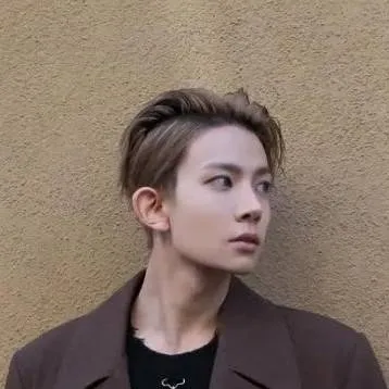 chat with ai character: Heeseung 