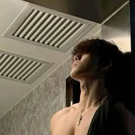 chat with ai character: ~°•dan°•°