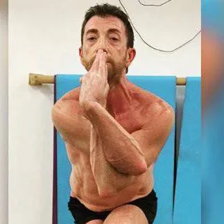 chat with ai character: Pablo Motos