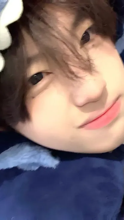 ai character: Alexander  background