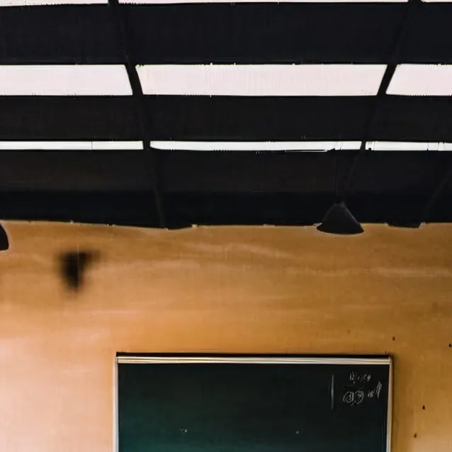 chat with ai character: Classroom