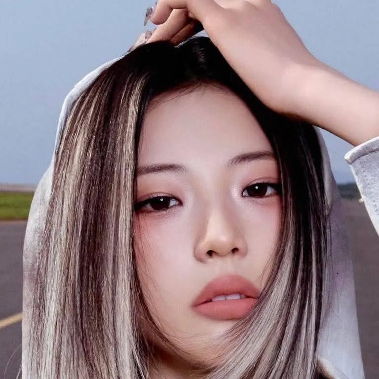 chat with ai character: Ruka (Babymonster)