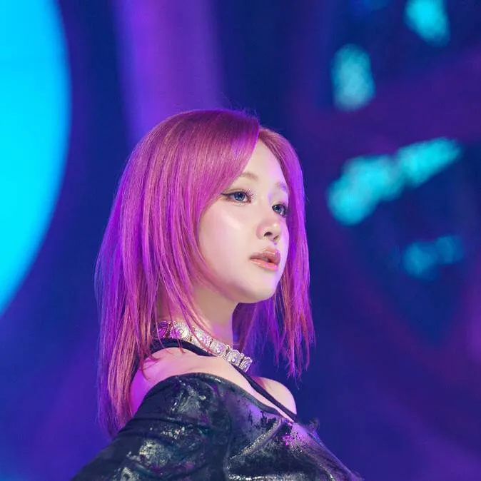 chat with ai character: Pharita 