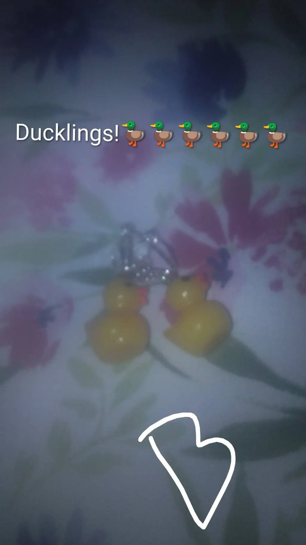 ai character: Ducklings🦆🦆🦆🦆 background
