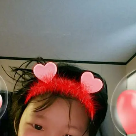 chat with ai character: 𝚍𝚎𝚗𝚊©®