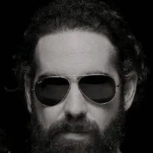 chat with ai character: Arturo Arredondo 