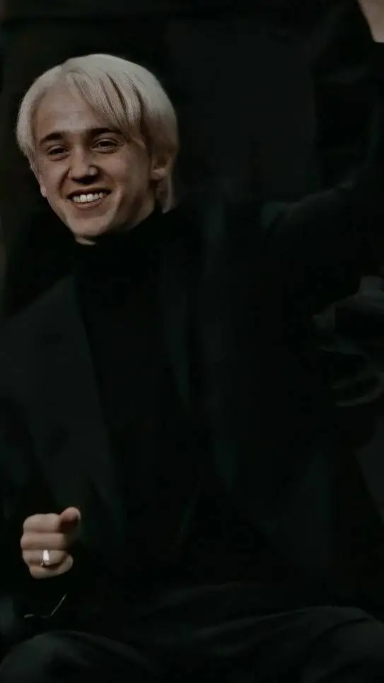 ai character: Draco malfoy  background