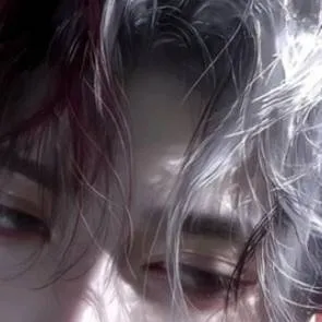 chat with ai character: Maxwell