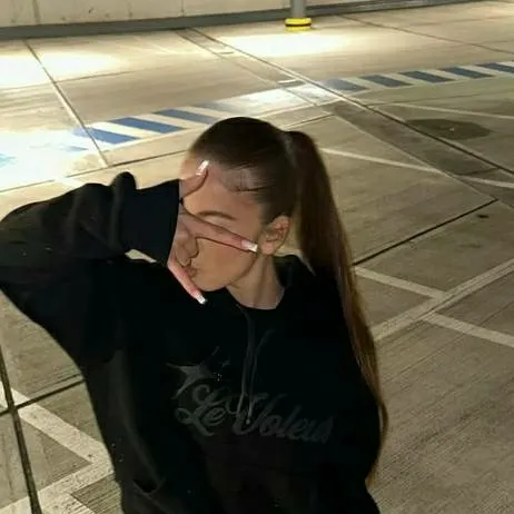 chat with ai character: Zakikii💋