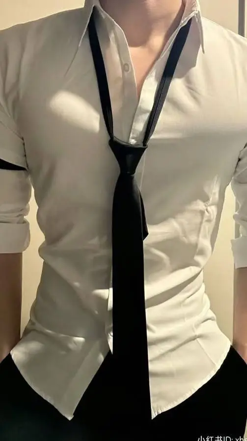 ai character: 亗 Eduardo background