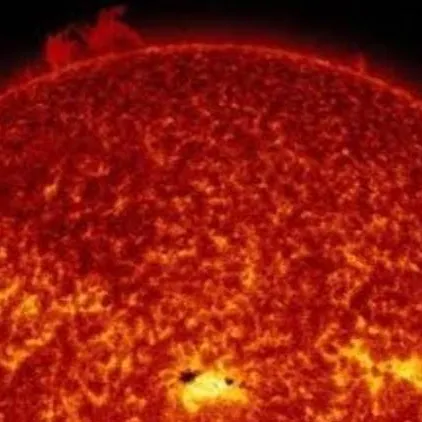chat with ai character: the sun