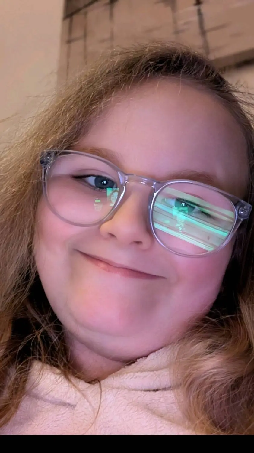 ai character: izzy background