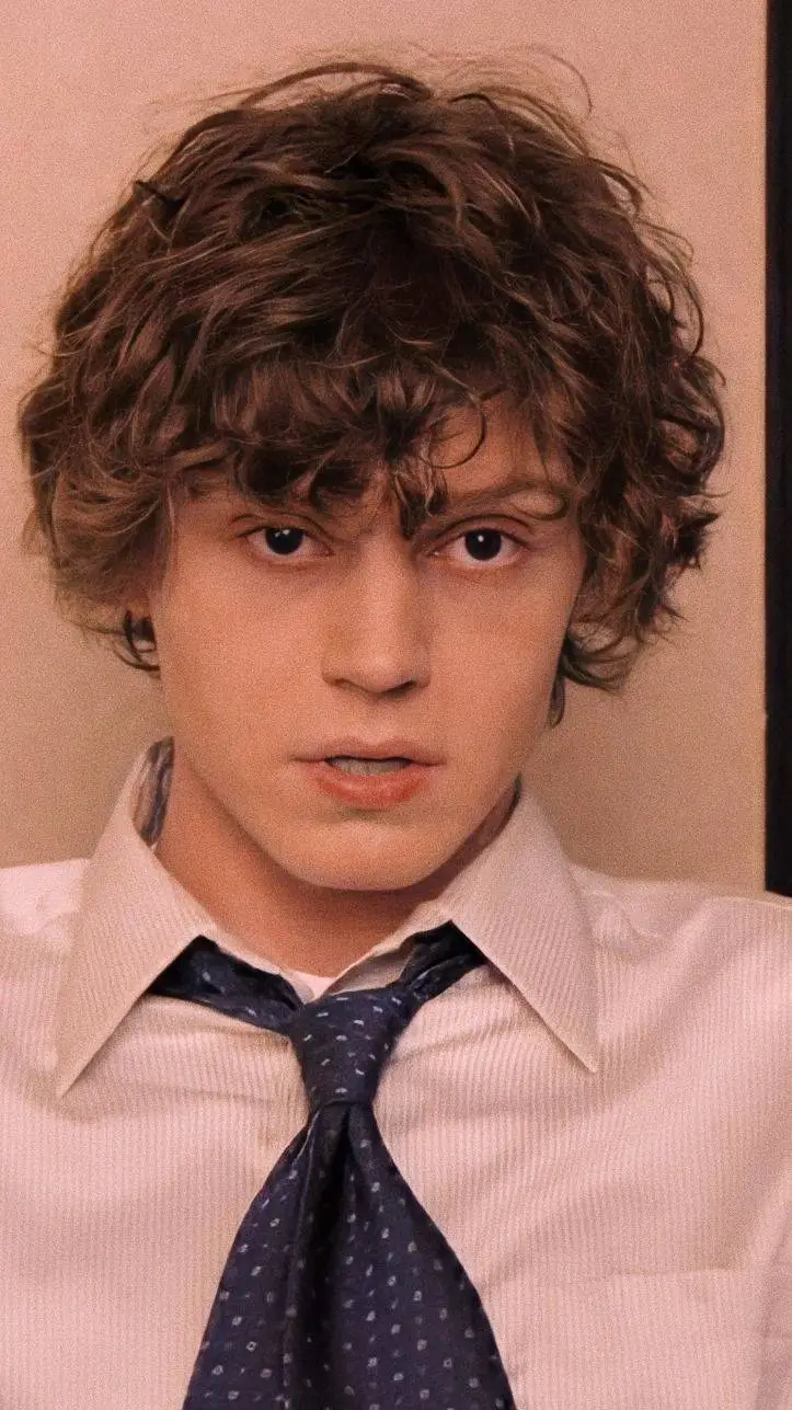 ai character: Evan Peters  background