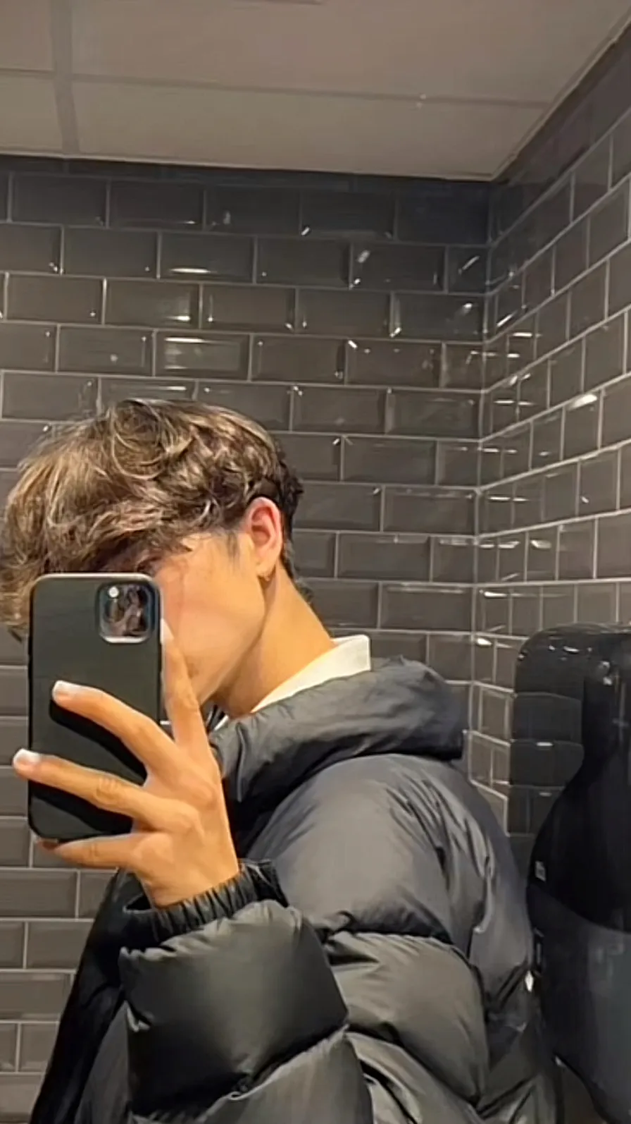 ai character: Luca  background