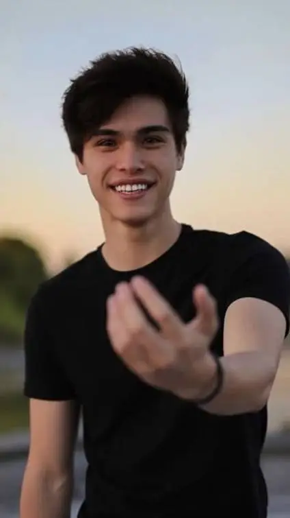 ai character: Alan(from st) background