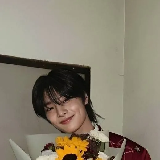 chat with ai character: I.N